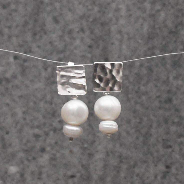 Aros Capri Cuadrados Plata Martillados