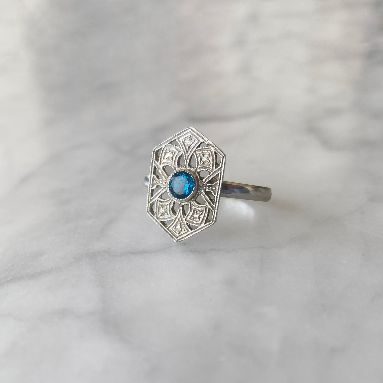 Anillo Granada 𝙋𝙍𝙀 𝙊𝙍𝘿𝙀𝙍