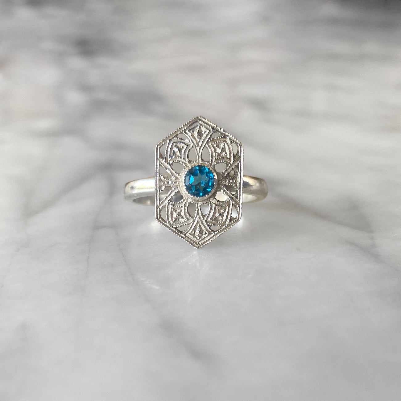 Anillo Granada 𝙋𝙍𝙀 𝙊𝙍𝘿𝙀𝙍